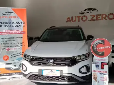 Usado VW T-Roc R-line 116 CV (85 kW) 2023 Blanco SUV