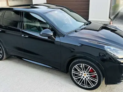 Usata Porsche Cayenne Turbo 519 CV (381 kW) 2015 Nero SUV