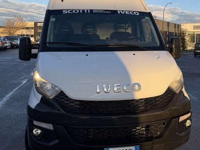 Usata Iveco Daily 145 CV (106 kW) 2015 Bianco Furgone