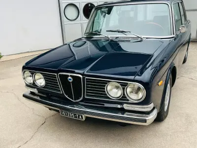 Usata Lancia 2000 115 CV (84 kW) 1974 Blu Berlina