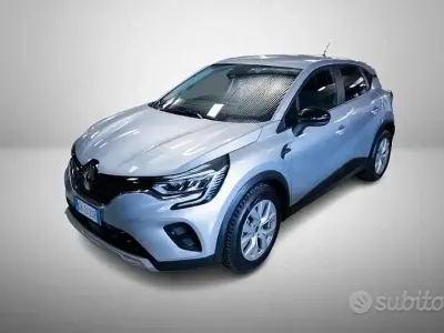 Second-hand Renault Captur Zen 143 CP (105 kW) 2022 Gri SUV