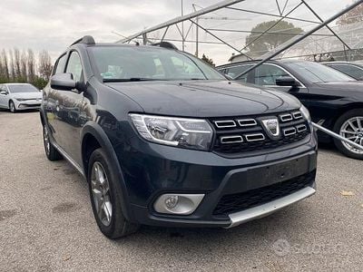 Usata Dacia Sandero Comfort 101 CV (74 kW) 2020 Grigio Berlina