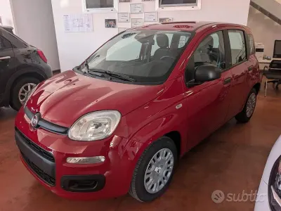 Nuova Fiat Panda Pop 69 CV (50 kW) 2026 Rosso Utilitaria