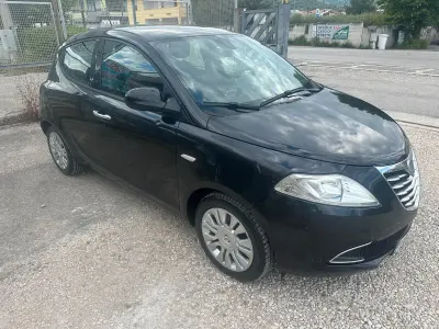 Usata Lancia Ypsilon Gold 69 CV (50 kW) 2014 Nero Utilitaria