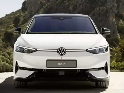 Usata VW ID.7 GTX 88 kW (121 CV) 2024 Argento Utilitaria