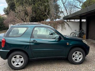 usata Toyota RAV4 2.0i 16V cat 5 porte