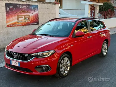 Usata Fiat Tipo Lounge 120 CV (88 kW) 2019 Rosso Station wagon