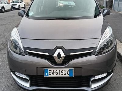 Usata Renault Scénic III XMOD 110 CV (80 kW) 2014 Grigio Monovolume
