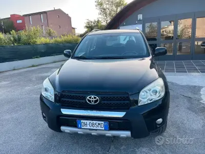 Usata Toyota RAV4 136 CV (100 kW) 2007 Nero SUV