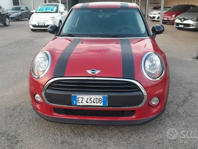 Begagnad Mini One D 95 HK (69 kW) 2015 Röd Halvkombi
