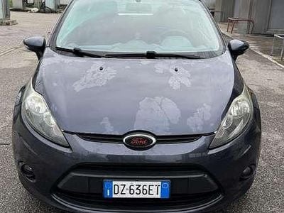 Usata Ford Fiesta Titanium 95 CV (69 kW) 2009 Grigio Utilitaria