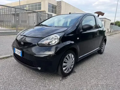 Usata Toyota Aygo 68 CV (50 kW) 2008 Nero Utilitaria