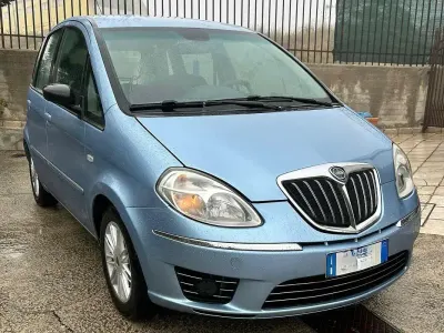Usata Lancia Musa 90 CV (66 kW) 2007 Blu/azzurro Monovolume