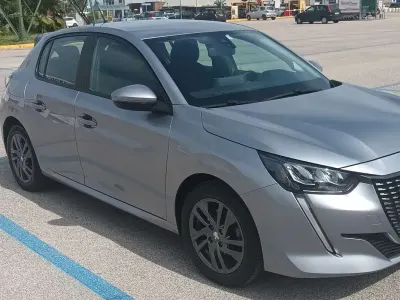 Usata Peugeot 208 Active 101 CV (74 kW) 2021 Grigio Utilitaria
