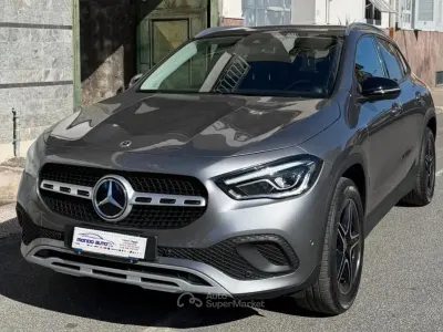 Usado Mercedes GLA180 116 CV (85 kW) 2021 Gris SUV