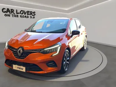 Usata Renault Clio Techno 101 CV (74 kW) 2023 Arancione Utilitaria