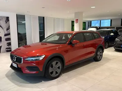 Usata Volvo V60 CC 197 CV (144 kW) 2022 Arancione Station wagon