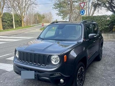 Usata Jeep Renegade Trailhawk 170 CV (125 kW) 2017 Grigio SUV