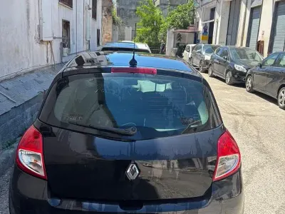 Usata Renault Clio III 64 CV (47 kW) 2010 Nero Berlina
