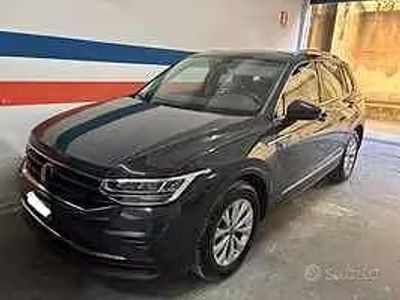 Usata VW Tiguan Life 150 CV (110 kW) 2024 Grigio SUV