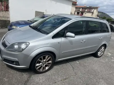 Usata Opel Zafira 140 CV (102 kW) 2006 Monovolume