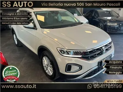 Usata VW T-Roc Style 110 CV (80 kW) 2023 Beige SUV