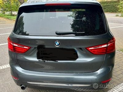 Usado BMW 218 Advantage 150 HP (110 kW) 2017 Cinzento Carrinha
