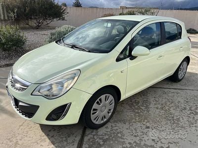Usata Opel Corsa 85 CV (62 kW) 2012 Beige Utilitaria