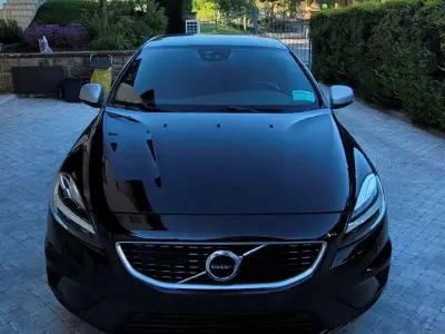 Usata Volvo V40 R-Design 120 CV (88 kW) 2018 Nero Berlina