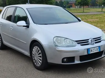 Usata VW Golf VI Comfortline 102 CV (75 kW) 2008 Grigio Utilitaria