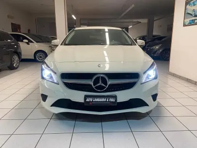 Gebraucht Mercedes CLA220 Shooting Brake 135 PS (99 kW) 2016 Weiß Kombi