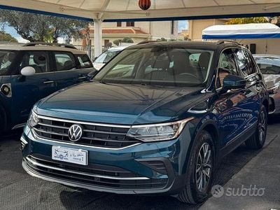 Usata VW Tiguan Life 130 CV (95 kW) 2022 Blu SUV