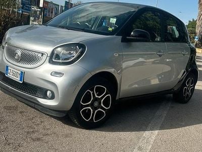 Usata Smart ForFour 71 CV (52 kW) 2016 Grigio Utilitaria