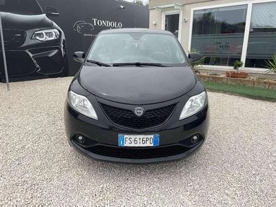 Usata Lancia Ypsilon Gold 69 CV (50 kW) 2018 Nero Utilitaria