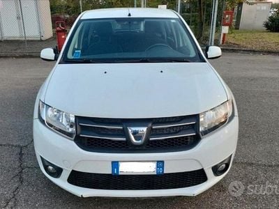 Begagnad Dacia Sandero Lauréate 75 HK (55 kW) 2014 Vit Sedan