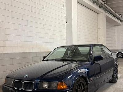 Usata BMW 318 1992 Blu Coupé