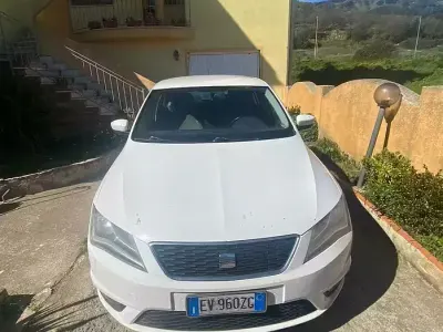 Usata Seat Toledo 105 CV (77 kW) 2014 Bianco Utilitaria