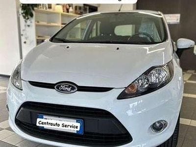 Usata Ford Fiesta Business Edition 69 CV (50 kW) 2012 Bianco Berlina