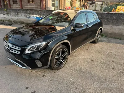 Usata Mercedes GLA180 109 CV (80 kW) 2018 Nero SUV
