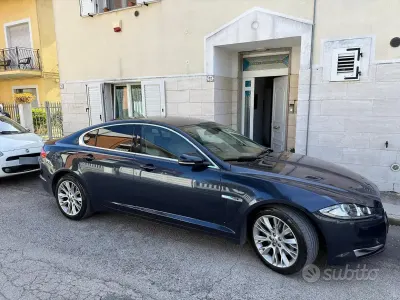 Usata Jaguar XF 190 CV (139 kW) 2012 Bluazzurro Berlina