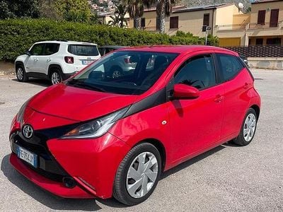 Usata Toyota Aygo X-play 69 CV (50 kW) 2015 Rosso Utilitaria