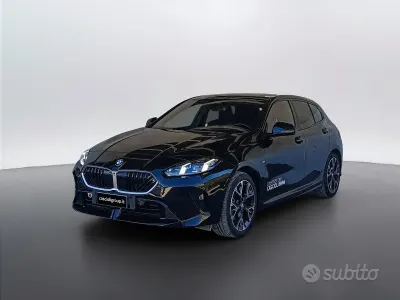 Usata BMW 118 M Sport 150 CV (110 kW) 2024 Saphirschwarz metallizzato Utilitaria