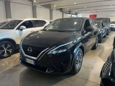 Usata Nissan Qashqai 140 CV (102 kW) 2022 Pearl black SUV