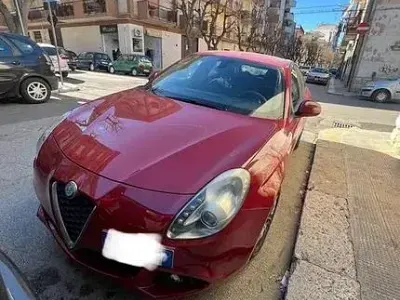 Usata Alfa Romeo Giulietta Distinctive 109 CV (80 kW) 2012 Rosso Utilitaria