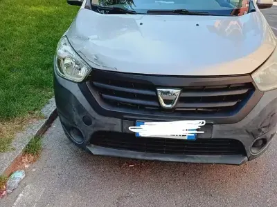Usata Dacia Lodgy 82 CV (60 kW) 2014 Grigio Monovolume