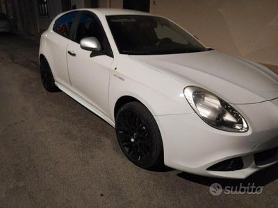 Begagnad Alfa Romeo Giulietta 2011 Vit Halvkombi