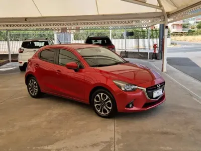 Usata Mazda 2 Exceed 105 CV (77 kW) 2016 Rosso Utilitaria