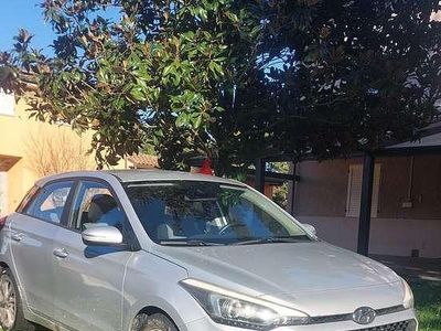 Usata Hyundai i20 Comfort 75 CV (55 kW) 2016 Argento Utilitaria