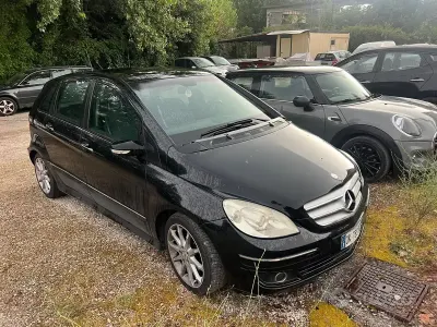 Usata Mercedes B200 140 CV (102 kW) 2006 Nero Monovolume