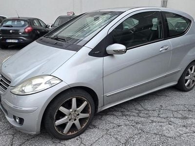 Begagnad Mercedes A150 Avantgarde 95 HK (69 kW) 2005 Svart Sportkupé